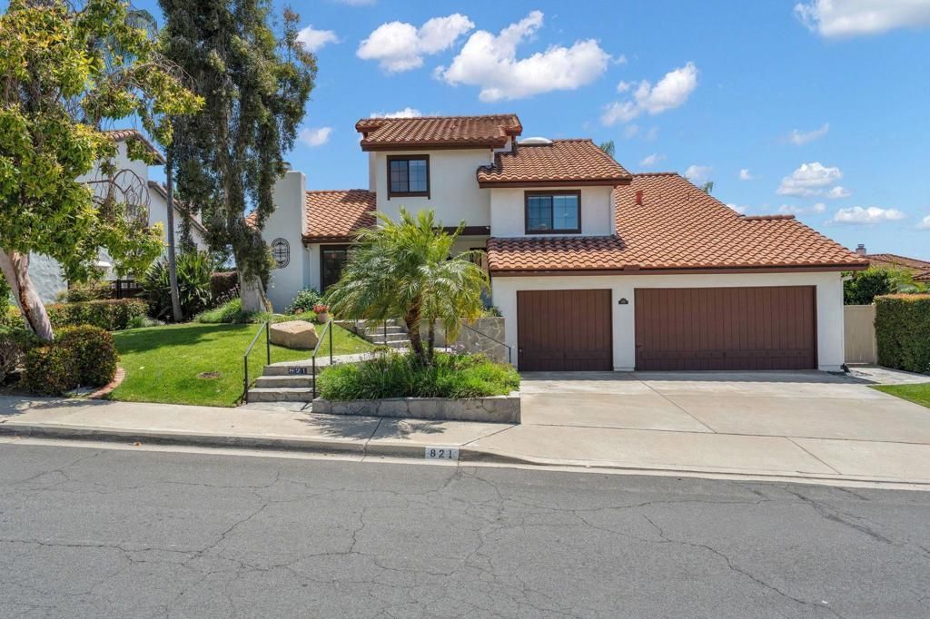 821 Inspiration Ln, Escondido, CA 92025 Main Photo