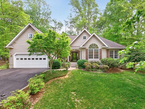 10 LOCKS RD, Palmyra, VA 22963