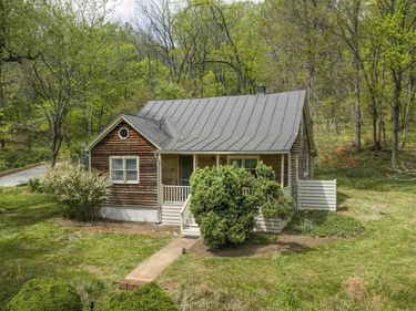3898 VINEYARD RD , Barboursville, VA 22923