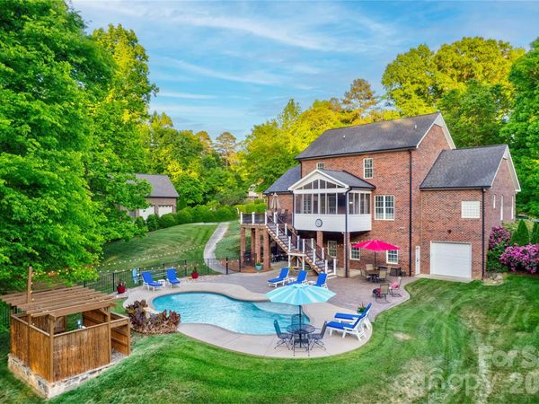 1390 Bennington Drive NW, Concord, NC 28027