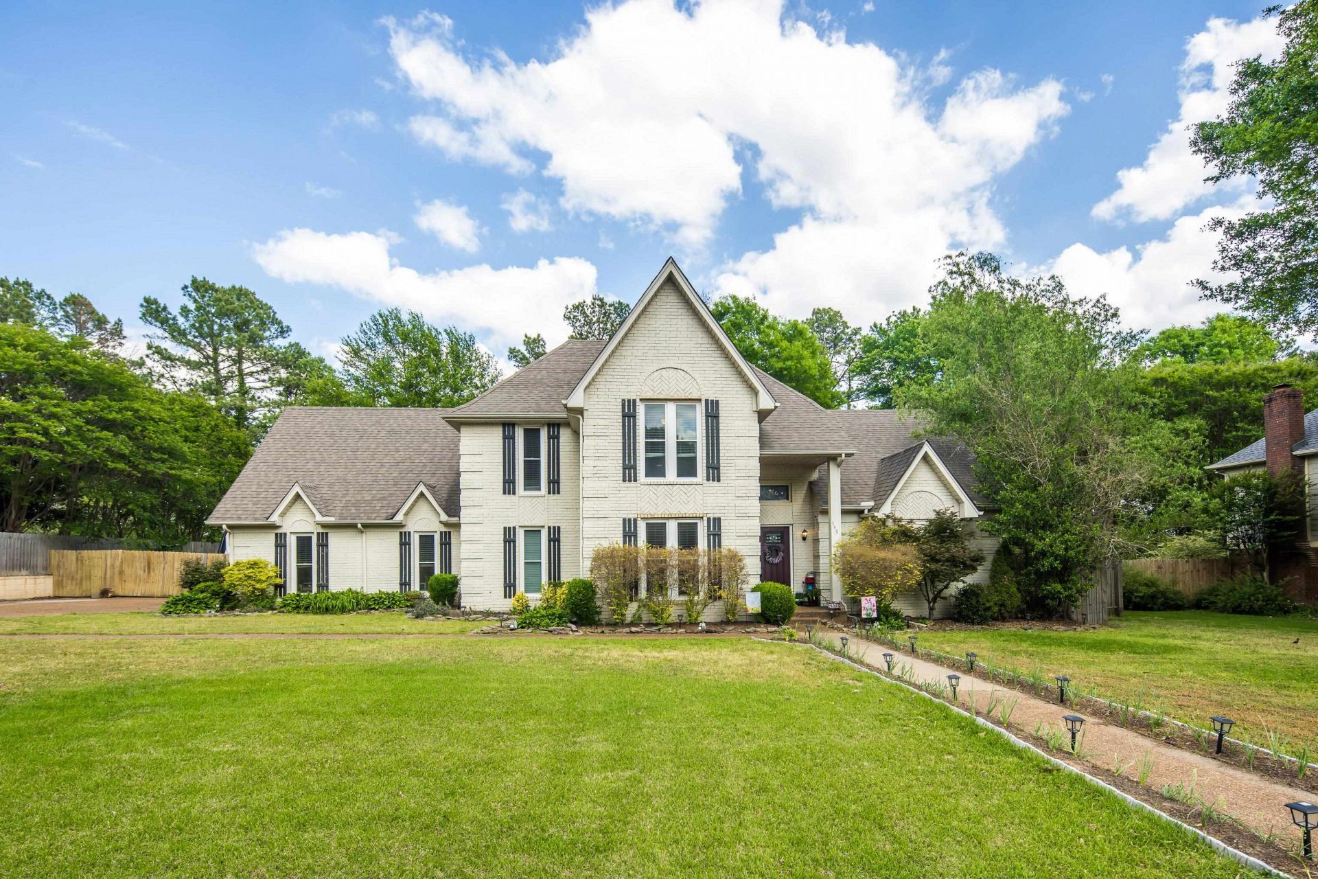 946 Rolling Oaks Dr, Collierville, TN 38017 Main Photo