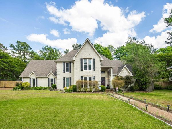 946 ROLLING OAKS DR, Collierville, TN 38017