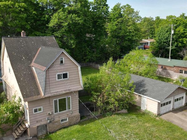 605 W Baraga Avenue, Houghton, MI 49931