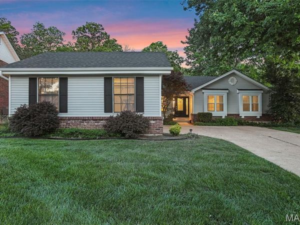 876 Sugar Hill Drive, Manchester, MO 63021