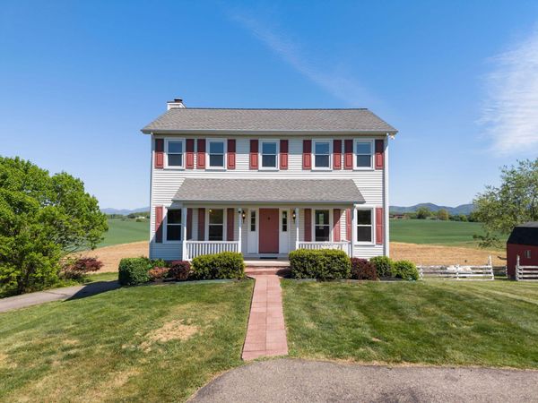 1658 Country Club RD, Troutville, VA 24175