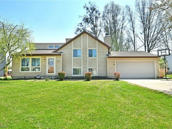 193 Chapel Hill Drive NW, Warren, OH 44483