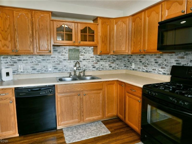 193 Chapel Hill Drive NW, Warren, OH 44483 Photo 19