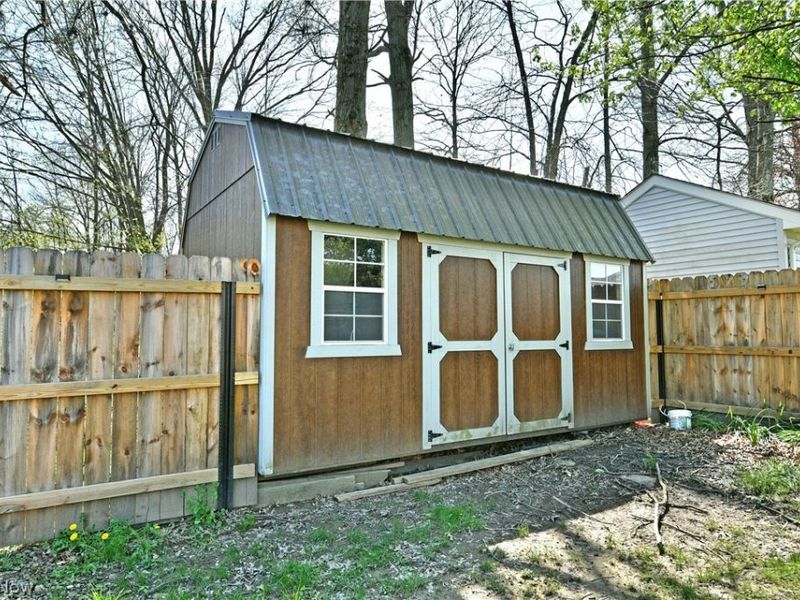 193 Chapel Hill Drive NW, Warren, OH 44483 Photo 8