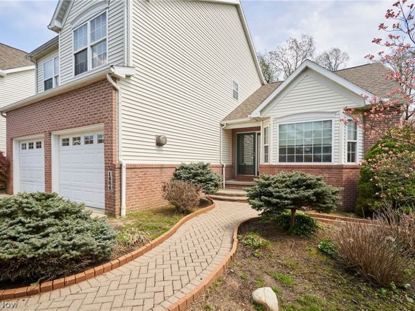 1484 Camden Ridge Boulevard , Akron, OH 44312