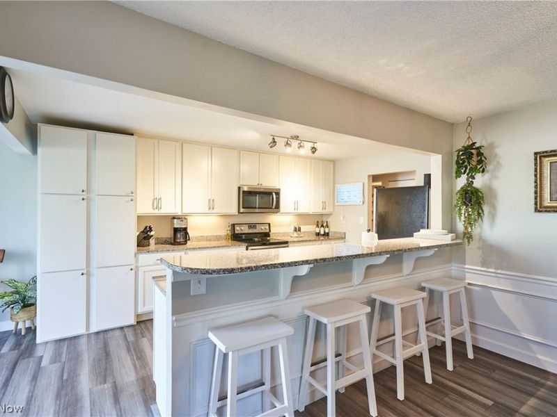 874 Hampton Ridge Drive , Akron, OH 44313 Photo 10