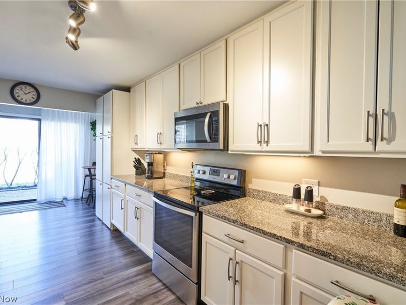 874 Hampton Ridge Drive , Akron, OH 44313 Photo 7