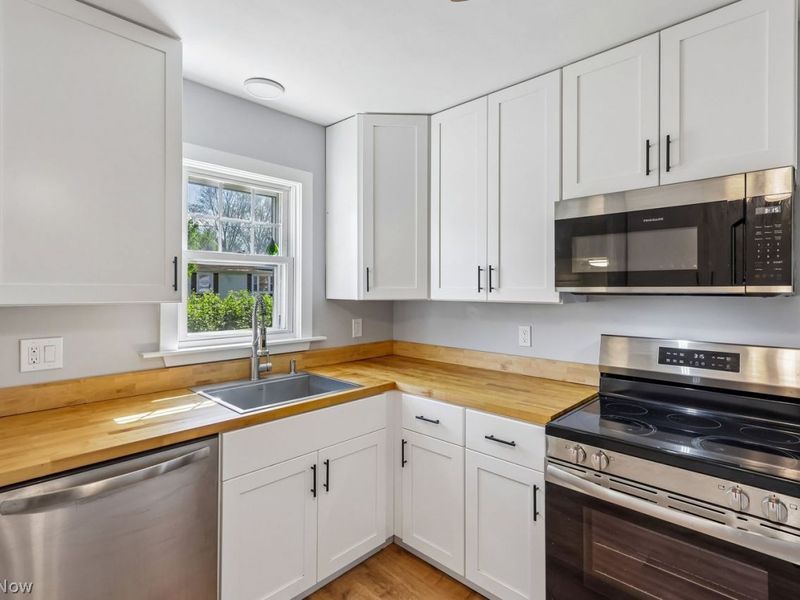 4164 W 160th Street , Cleveland, OH 44135 Photo 12