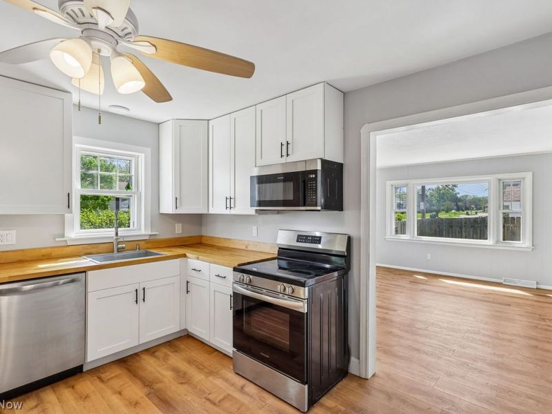 4164 W 160th Street , Cleveland, OH 44135 Photo 14