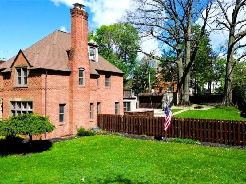 18231 Sherrington Road , Shaker Heights, OH 44122 Photo 2