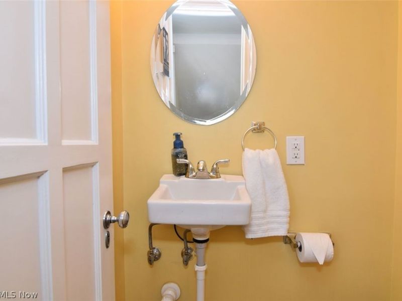 18231 Sherrington Road , Shaker Heights, OH 44122 Photo 21