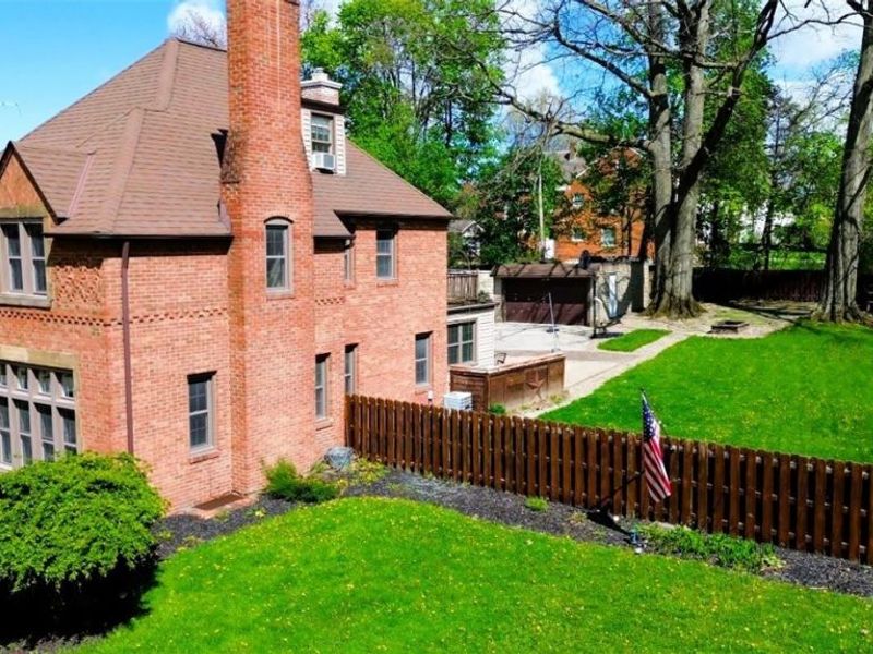 18231 Sherrington Road , Shaker Heights, OH 44122 Photo 3