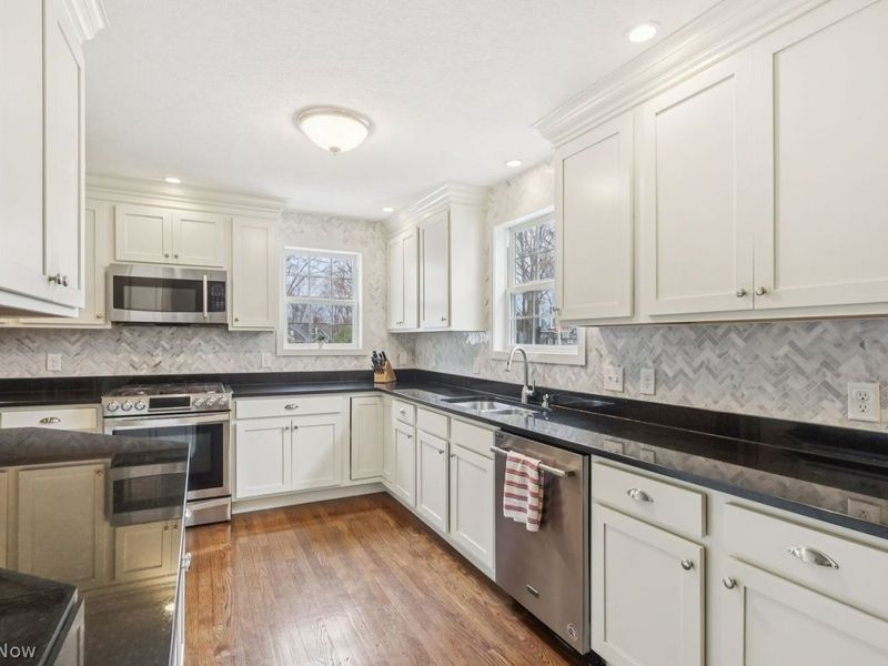 128 Harvey Parkway , Avon Lake, OH 44012 Photo 16