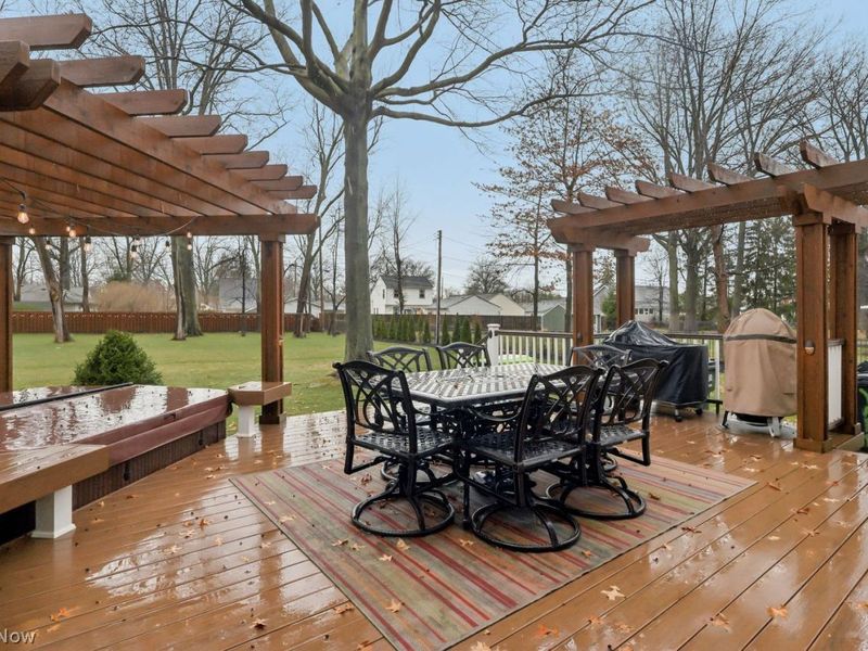 128 Harvey Parkway , Avon Lake, OH 44012 Photo 3