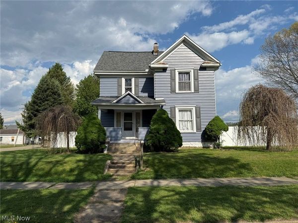 605 S River Street , Newcomerstown, OH 43832