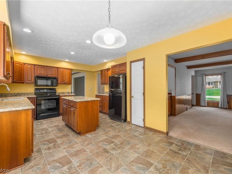 16225 Lake Forest Drive , Strongsville, OH 44136 Photo 19