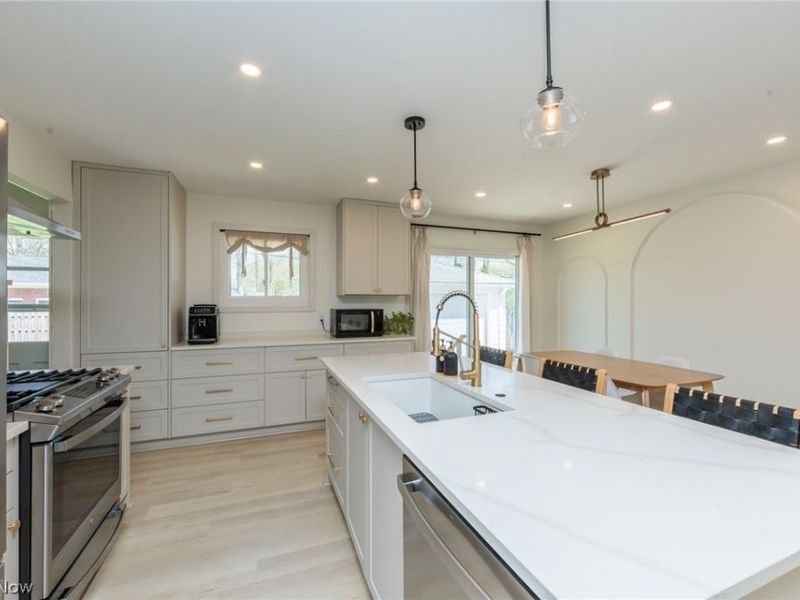 24456 Noreen Drive , North Olmsted, OH 44070 Photo 16