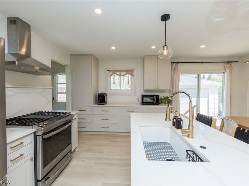 24456 Noreen Drive , North Olmsted, OH 44070 Photo 17