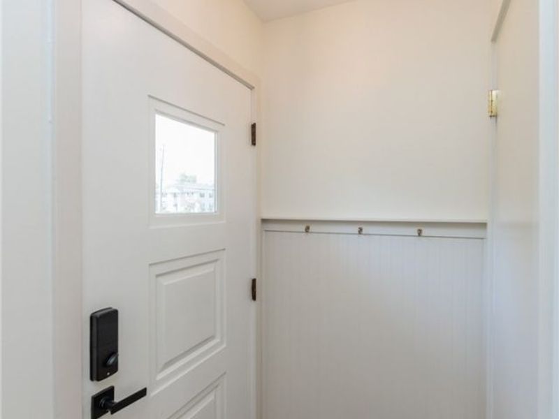 24456 Noreen Drive , North Olmsted, OH 44070 Photo 4