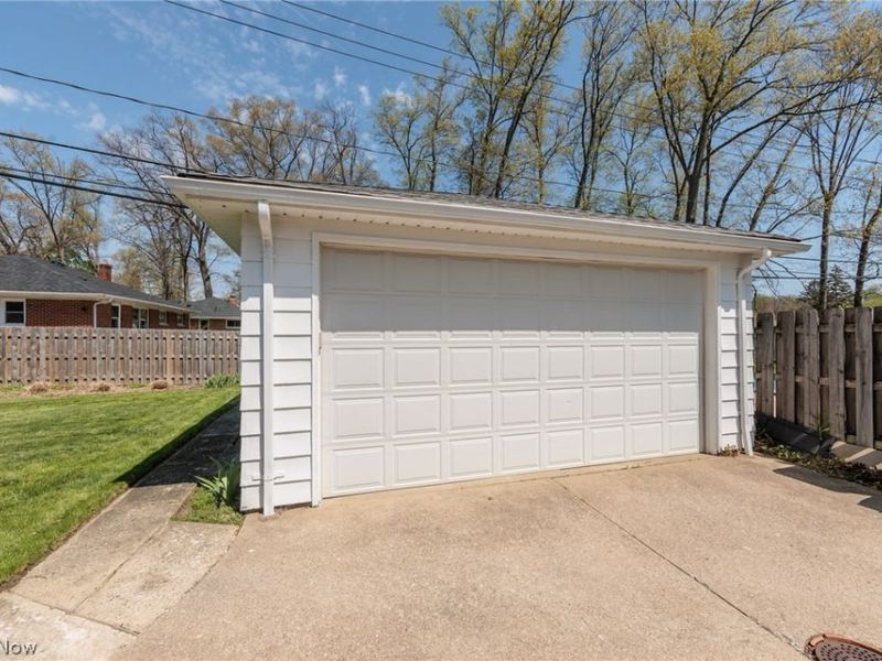 24456 Noreen Drive , North Olmsted, OH 44070 Photo 45