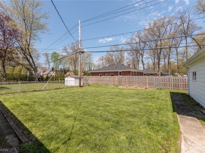 24456 Noreen Drive , North Olmsted, OH 44070 Photo 46