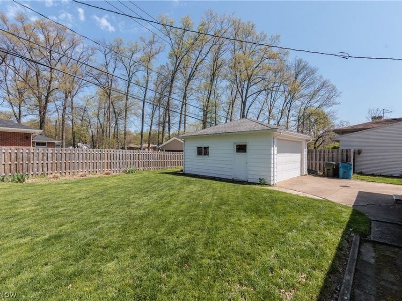 24456 Noreen Drive , North Olmsted, OH 44070 Photo 47