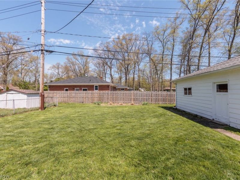 24456 Noreen Drive , North Olmsted, OH 44070 Photo 48