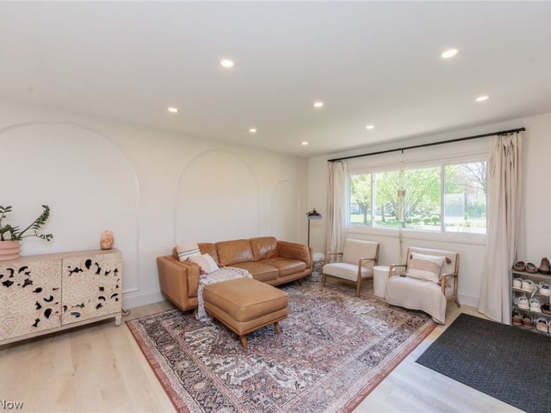 24456 Noreen Drive , North Olmsted, OH 44070 Photo 7