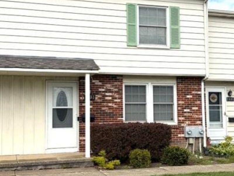 7433 Noble Court , Mentor, OH 44060 Photo 1