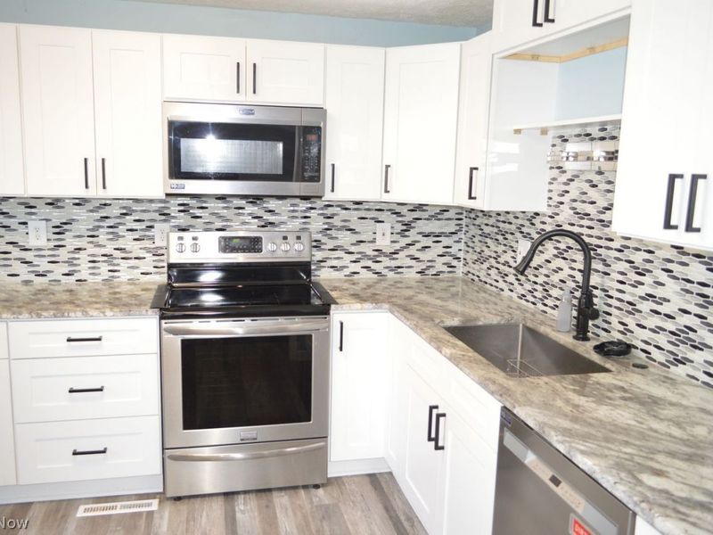 7433 Noble Court , Mentor, OH 44060 Photo 6