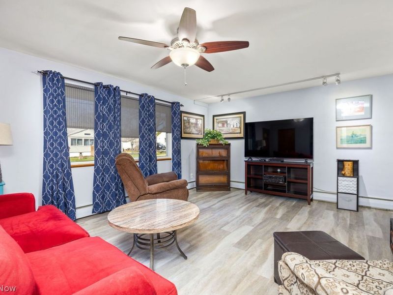 1883 Highview Avenue , Akron, OH 44301 Photo 2