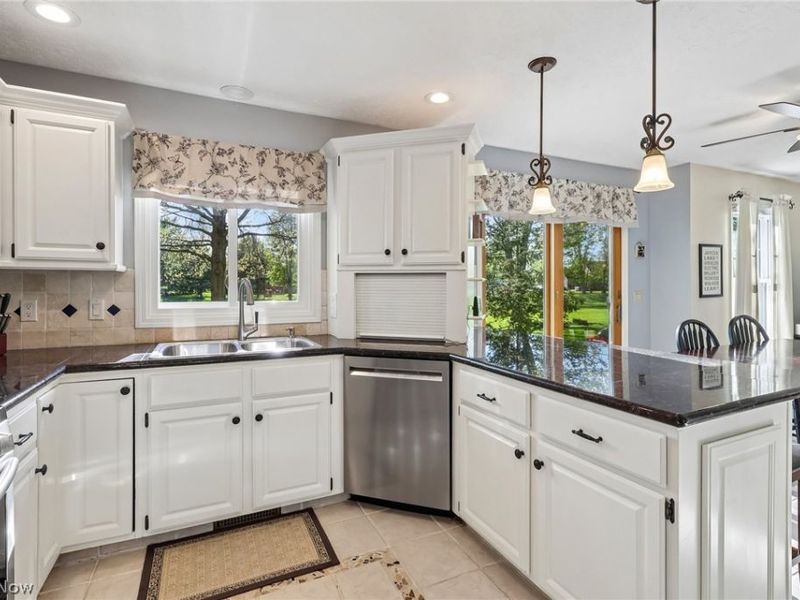 32245 Country Club Drive , Avon Lake, OH 44012 Photo 4