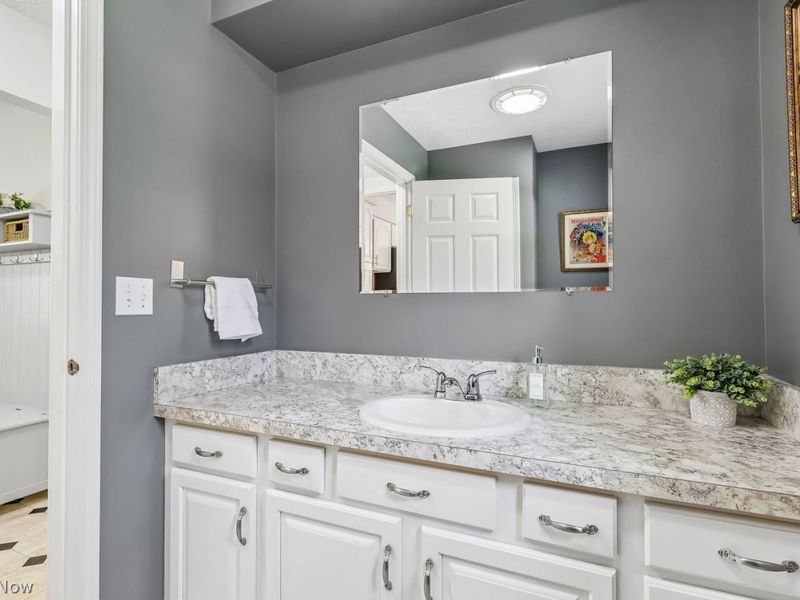 8688 Lake In The Woods Trail , Chagrin Falls, OH 44023 Photo 22