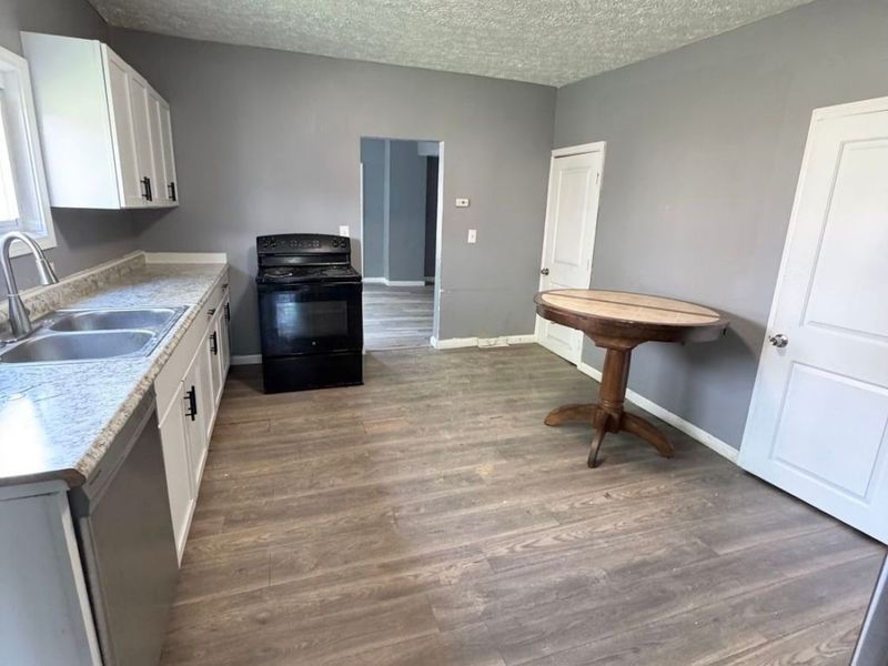 5053 Pershing Avenue , Cleveland, OH 44127 Photo 8