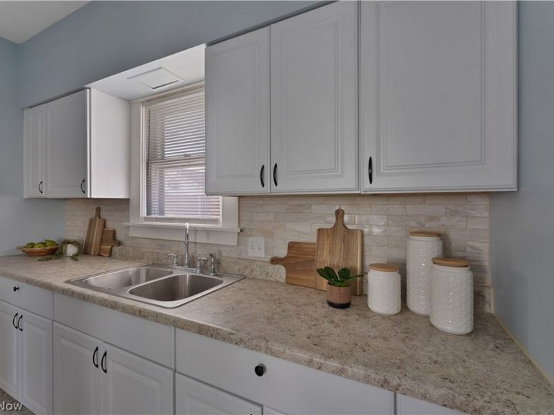 306 Maplewood Avenue , Struthers, OH 44471 Photo 13