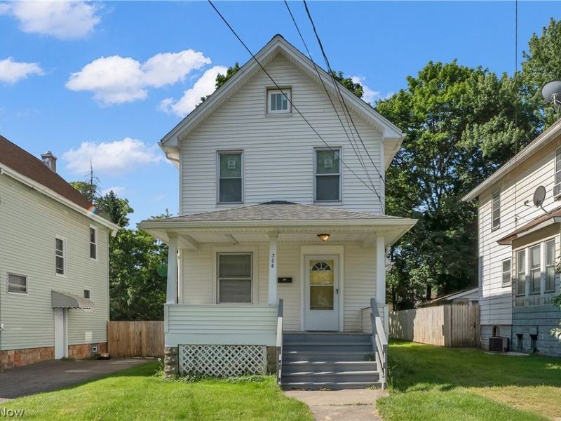 306 Maplewood Avenue, Struthers, OH 44471 Photo 2