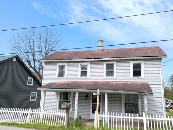 723 Broadford Rd , Connellsville, PA 15425