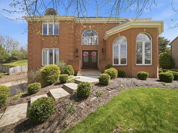 113 Foxwood Dr, Wexford, PA 15090