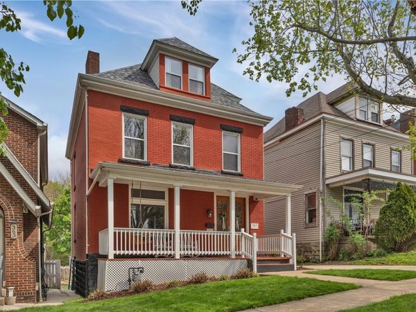 365 Pennsylvania Ave, Oakmont, PA 15139