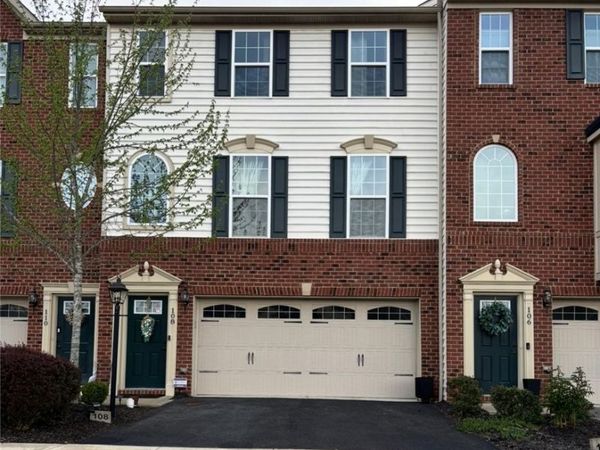 108 Noble Woods Dr, Coraopolis, PA 15108