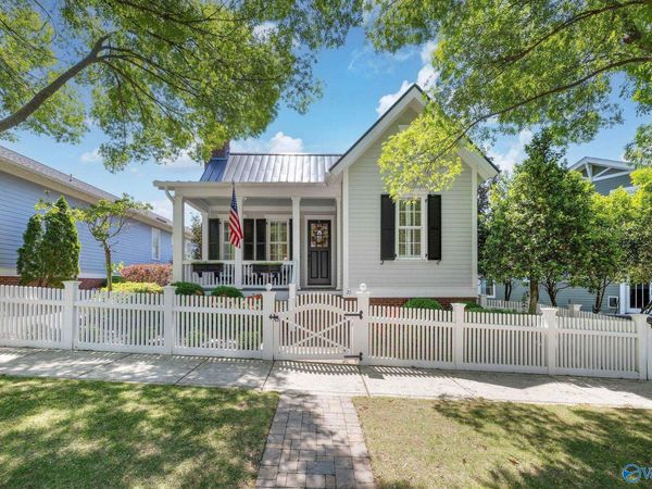 25 Chalkstone Street NW, Huntsville, AL 35806