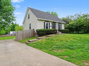 1529 Versailles Road, Lexington, KY 40504