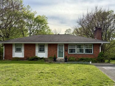 1040 Della Drive, Lexington, KY 40504