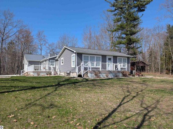 4275 Michigan Avenue E, Au Gres, MI 48703