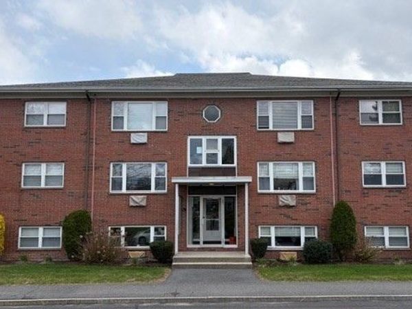 31 Warren St, Unit 1-1, Waltham, MA 02453