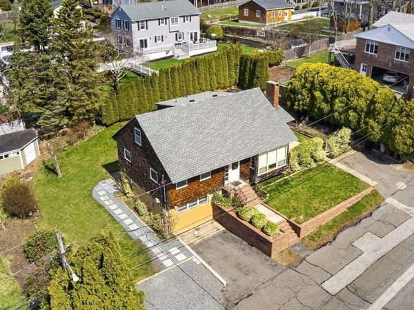 6 Desmond Dr, Nahant, MA 01908